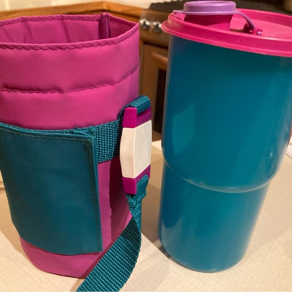 Vintage Tupperware 30 ounce Tumbler with insulated carrier - Picture 3 of 5